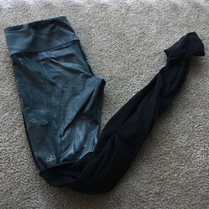 Space print Alo goddess leggings